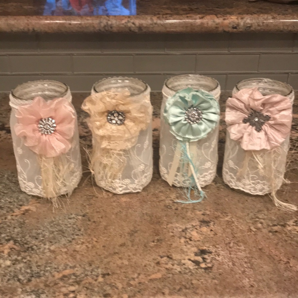 Lace mason jars with diamond stones